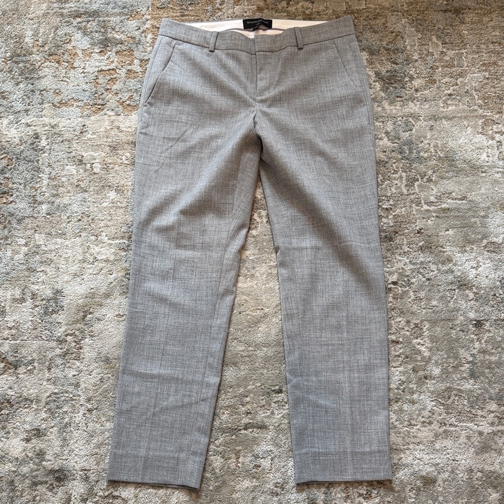 Banana Republic Straight Leg Women's Dress Jeans in Light Gray